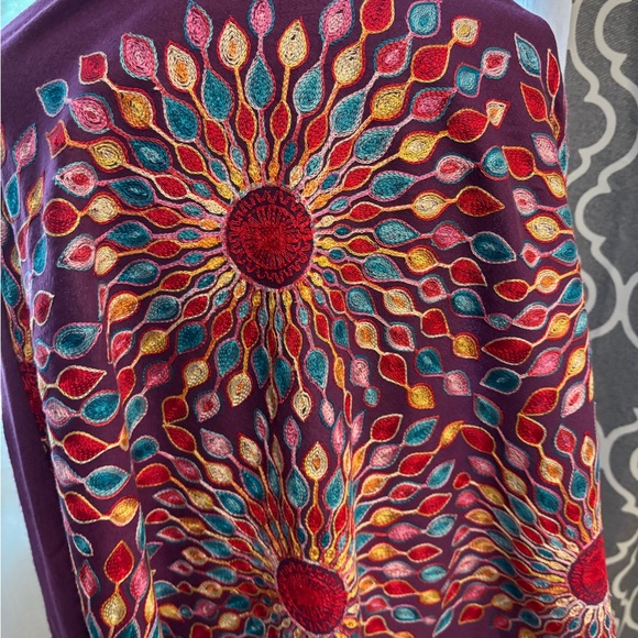 Colorful Embroidered wrap - Picture 10 of 10